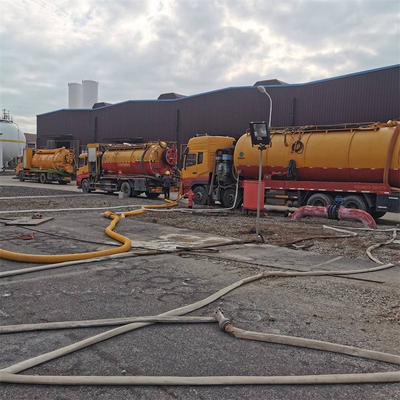 鹤岗污水池清理