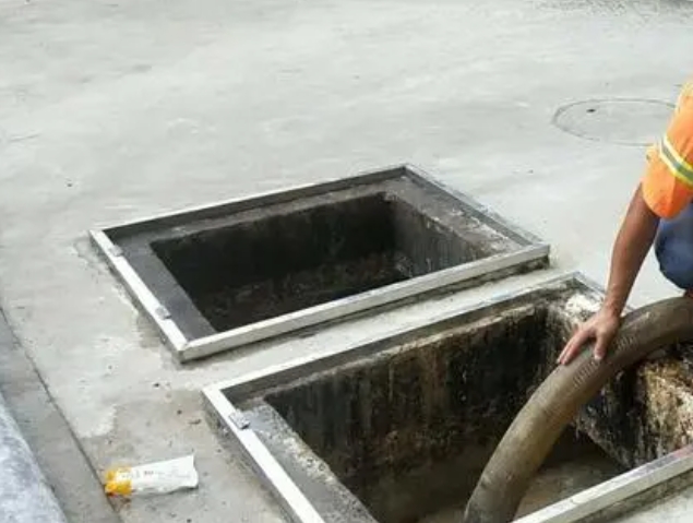 鹤岗化粪池清理
